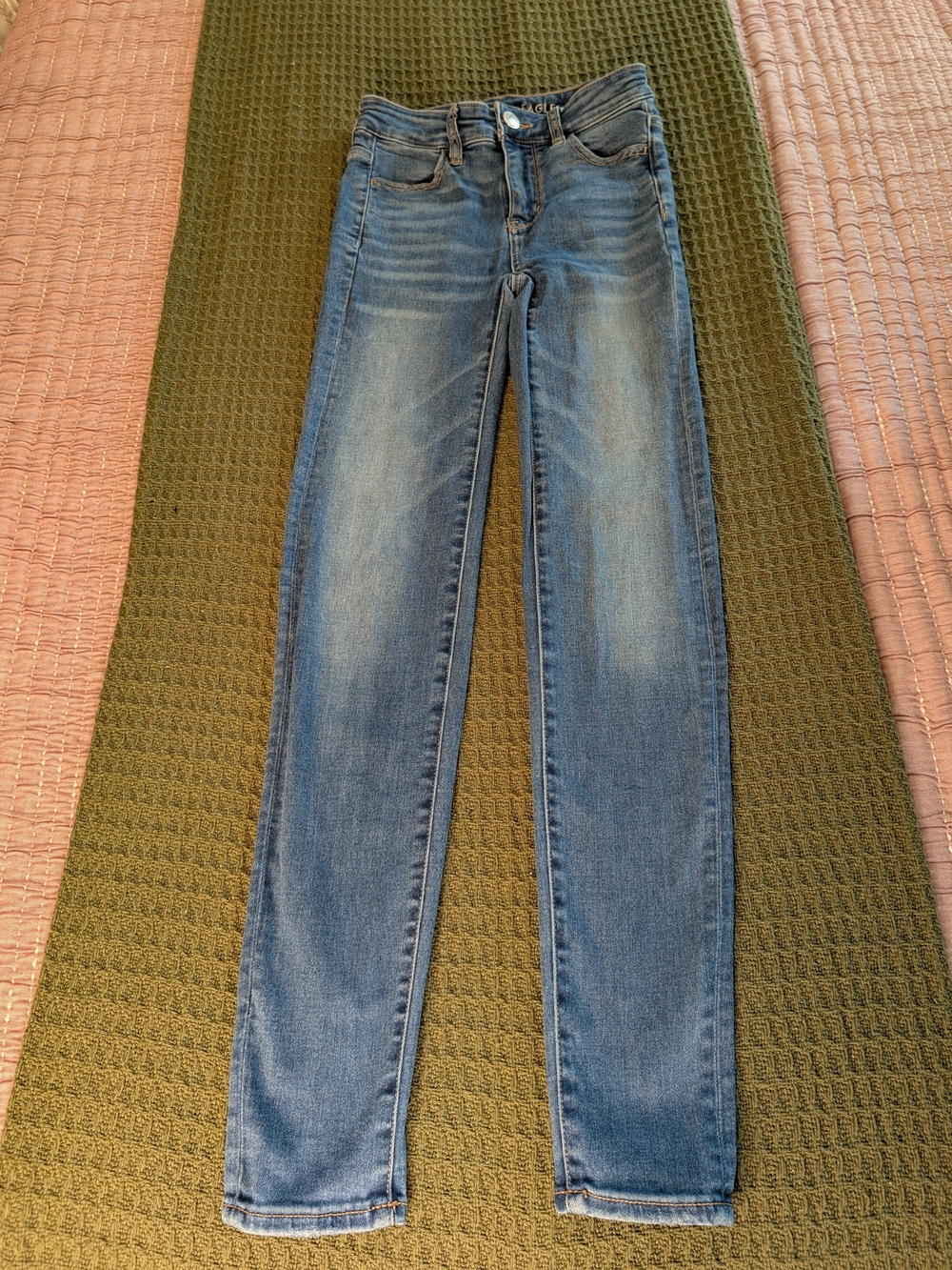 American Eagle Outfitters Light-Medium Blue Skinny Jeans